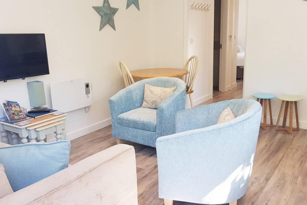 Iscraig Bach-Cosy 2 Bed Apartment-Close To Beach Trearddur Bagian luar foto