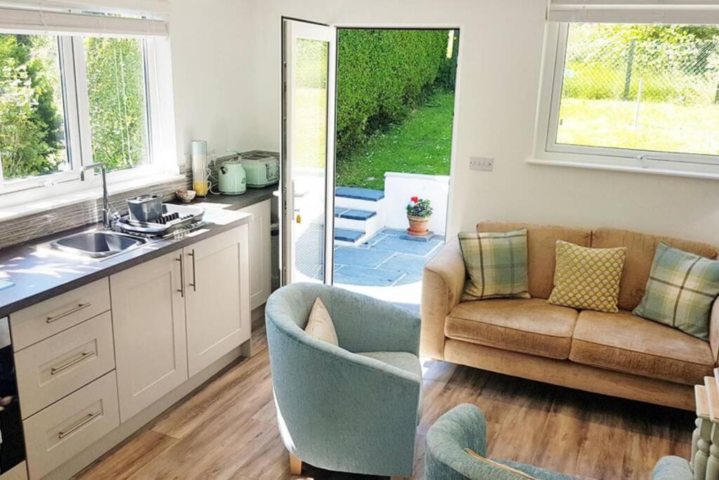 Iscraig Bach-Cosy 2 Bed Apartment-Close To Beach Trearddur Bagian luar foto